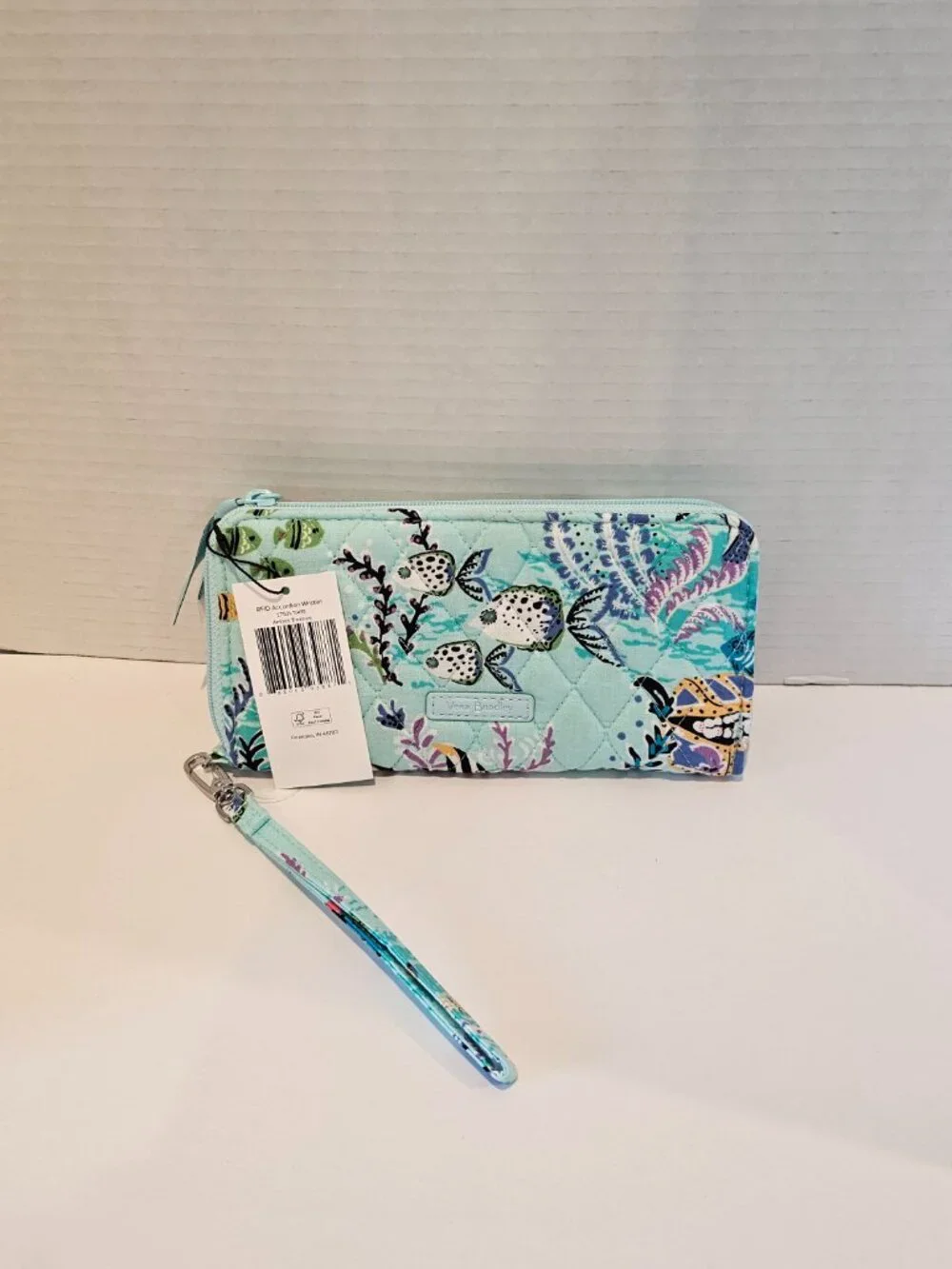 NWT Vera Bradley RFID Accordion Wristlet Wallet Antilles Treasure Water Sea